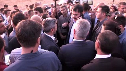 Bakan Kurum, Samsat Afet Konutları'nda incelemelerde bulundu