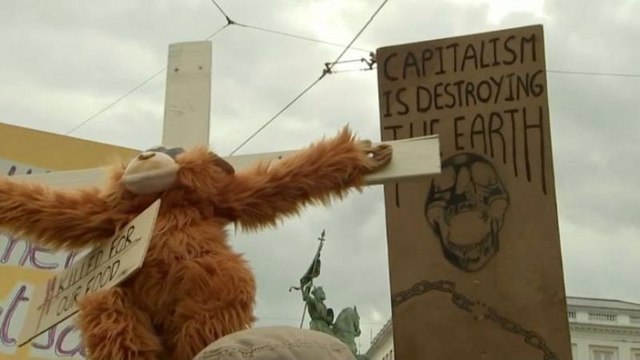 Centenas de detenções em ações do movimento extinction rebellion