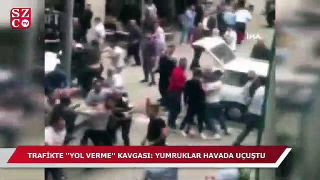 Trafikte ‘yol verme' kavgası: Yumruklar havada uçuştu