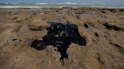 Brazil oil spill: Origin of sludge remains unclear
