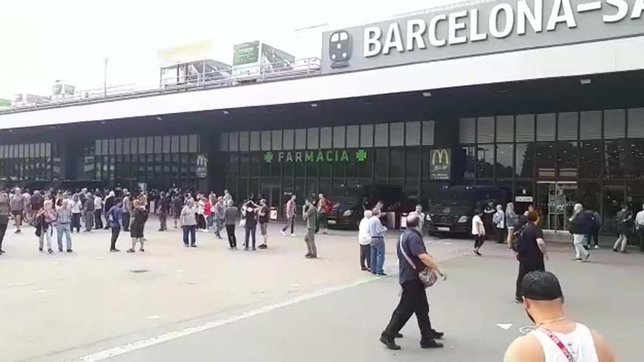 Alrededores de la estación Barcelona-Sants tras la sentada