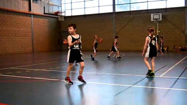 DEMI-FINALES DEPARTEMENTALES U9 - CALAIS BASKET (1) 18 - 41 A VIOLAINES ( Echauffement)