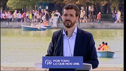 Casado compara a Sánchez con un pirómano que provoca un incendio y quiere ponerse el casco de bombero