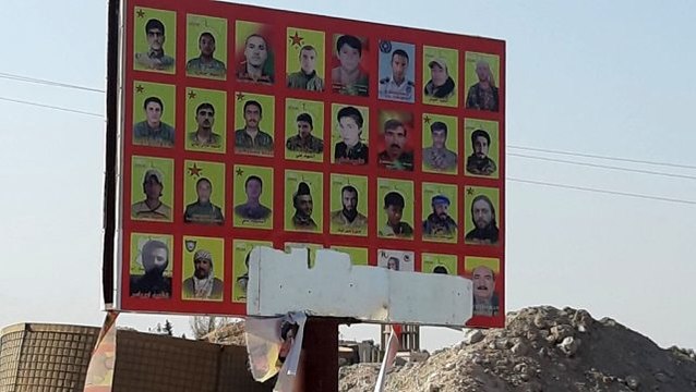 Tel Abyad'da YPG/PKK teröristlerinin tabelaları görüntülendi