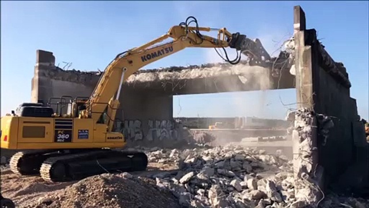 Pelle à chenilles Komatsu PC360 NLC-11 équipée d'une cisaille S-23 NPK (Matériel CFE Location)