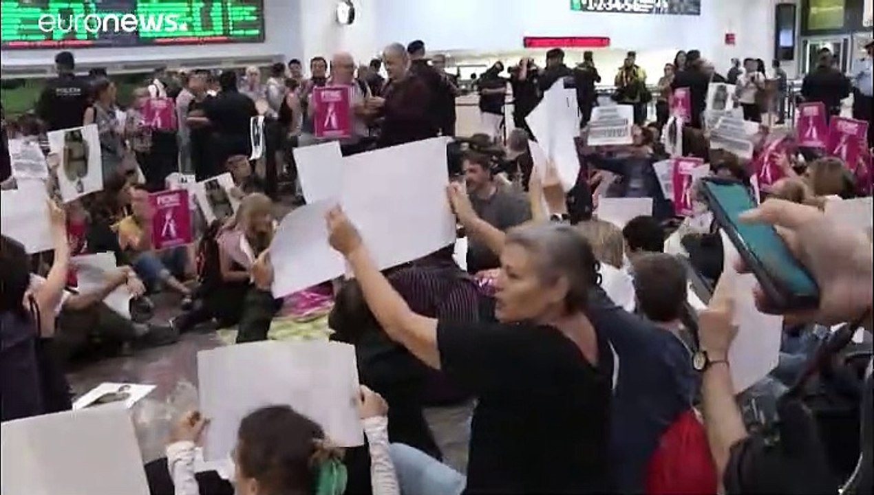 Protest im Bahnhof Barcelona - Müssen Separatisten jahrelang in Haft?