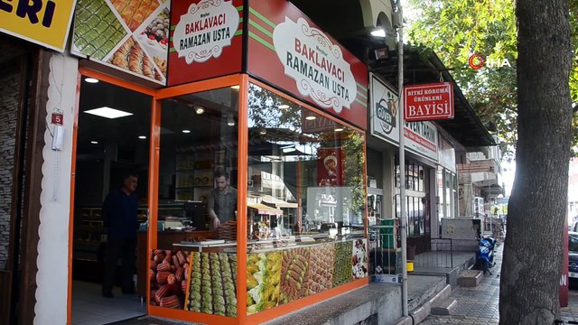 Malatyalı esnaftan 'Askıda Tatlı' projesi
