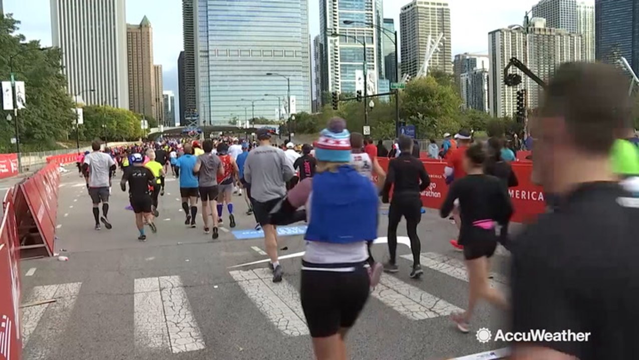 Chilly day for runners at the start of the Chicago Marathon