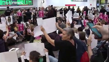 مؤيدو استقلال كتالونيا ينظمون اعتصاماً في برشلونة دعماً لقادة الانفصال قبيل صدور أحكام بحقهم