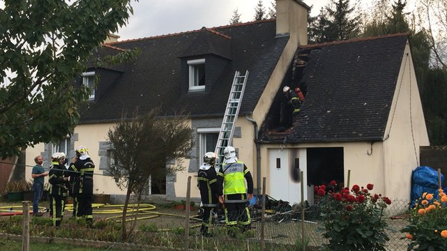 La friteuse prend feu et incendie le garage