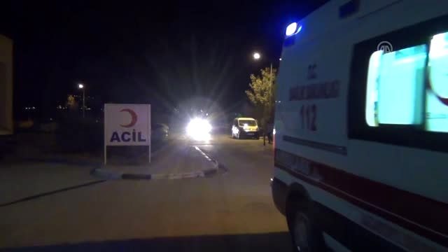 Freni boşalan tır'ın şoförü kendisini dışarı atarak kurtuldu