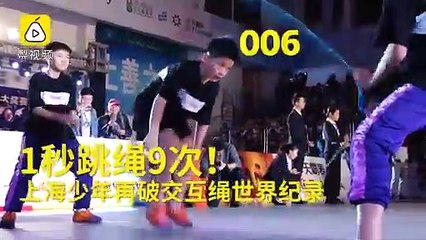 Este joven de 13 años revalida su récord Guiness de 'Double Dutch'