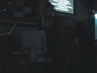 le Paadre chante "The Power of Good-bye"