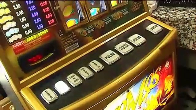 Estos son los dos ladrones que vivían de desvalijar tragaperras en los bares de Valencia con este truco