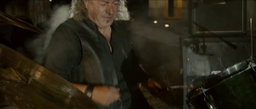 Phil Lyn le monde est sourd ( Clip Officiel )