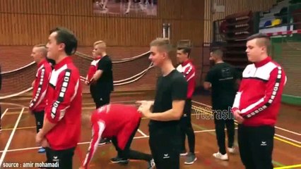 Moment Lucu Ketika Tentara Super Serius Menjadi Tertawa - Tentara juga kan manusia hehe