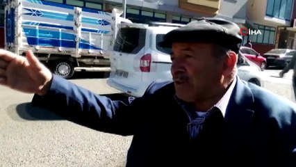 Kontrolden çıkan pikap park halindeki otomobillere çarparak durabildi... O anlar anbean kamerada