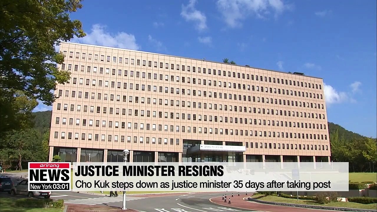Cho Kuk steps down as justice minister 35 days after taking post
