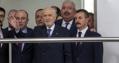 Siyasete yıllarını veren Devlet Bahçeli ilk kez sakal bıraktı