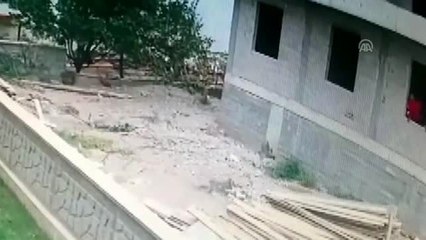 Aksaray'da inşaattan hırsızlık anı güvenlik kamerasında