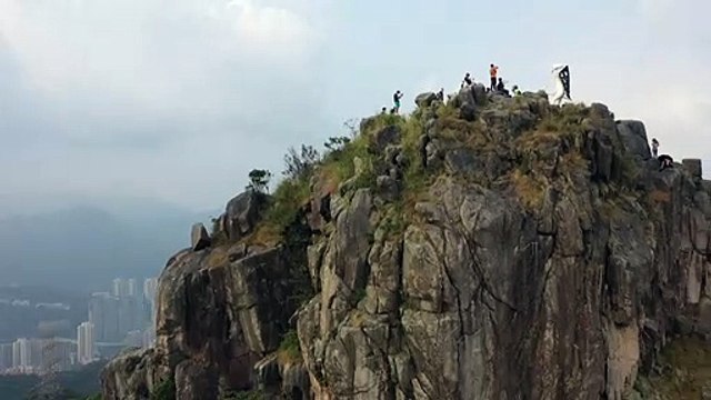 Protesters erect 'Lady Liberty' statue on Hong Kong mountain top