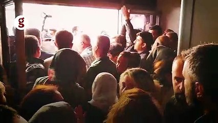 Diyarbakır HDP il binası önünde polis barikatı