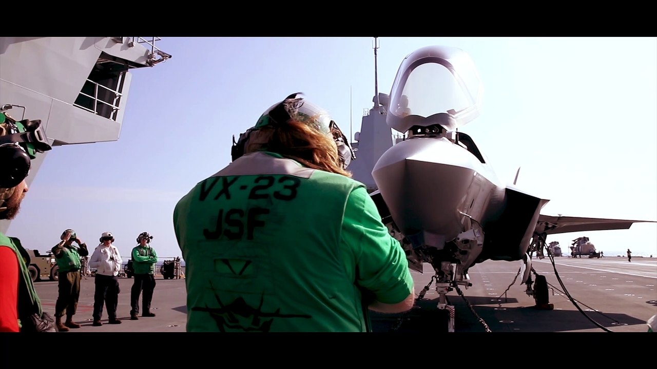 F35b Lightning lands onboard HMS Queen Elizabeth Aircraft Carrier