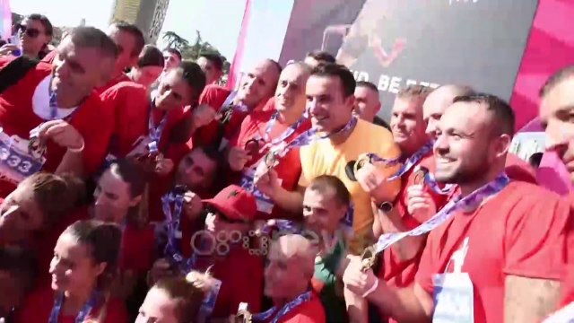 Ora News - Maratonën e Tiranës e fitojnë sportistët kenianë, Luiza Gega thyen rekordin kombëtar