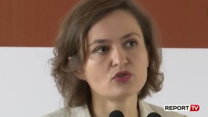 Report TV - Shahini në ceremoninë e bluzave të bardha: Brezi i parë që regjistrohet pas protestave