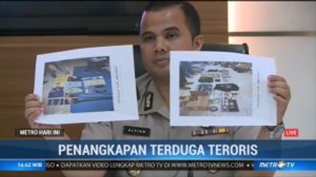 Polisi Rilis Sejumlah Barang Bukti Penangkapan Terduga Teroris