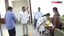 Chiranjeevi Meet AP CM YS Jagan Tadepalli House || రాం చరణ్ గైర్హాజరుకు కారణం ఏంటి..??