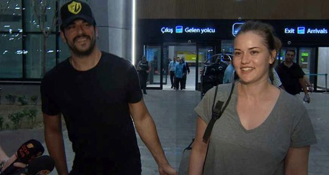 Oğlu Karan'la eşi Burak Özçivit'i sette ziyaret eden Fahriye Evcen zayıflığı ile dikkat çekti
