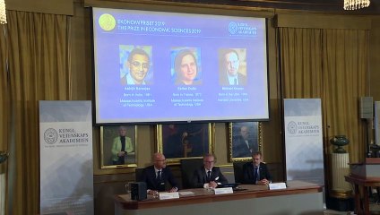 Tres economistas, entre ellos una mujer, ganan Nobel por trabajos sobre la pobreza