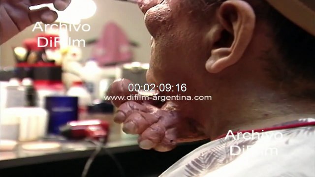 Antonio Gasalla backstage para el personaje de Inesita 1994