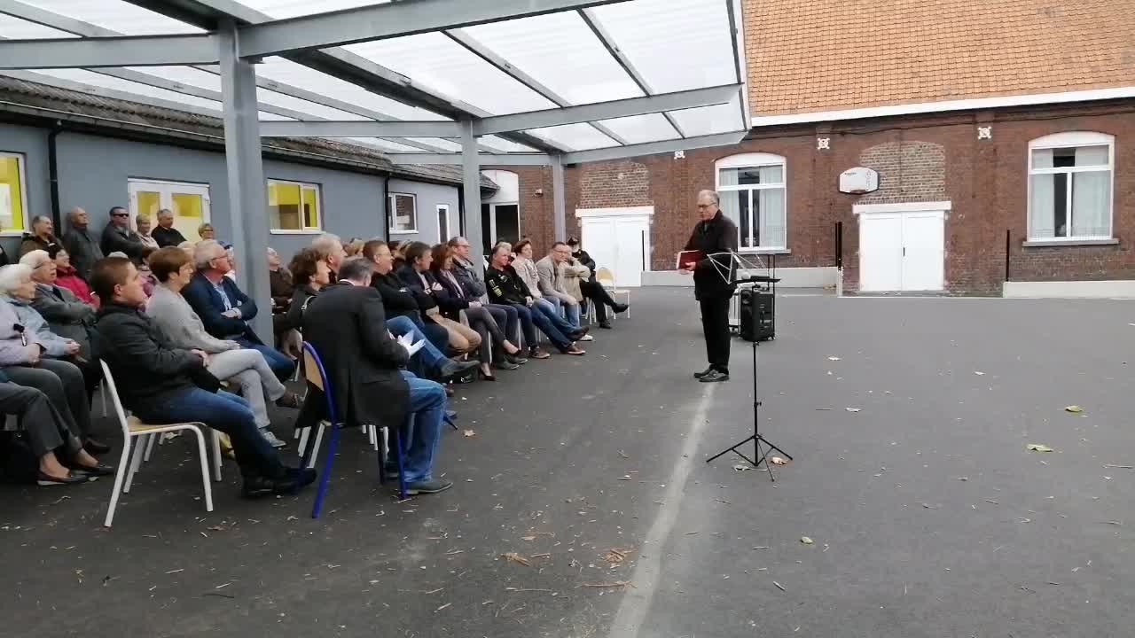 Inauguration de la nouvelle cour de récréation de l'école Sainte-Famille du Tuquet, à Mouscron