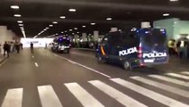 Independentista agrede a un coche de Policia Nacional