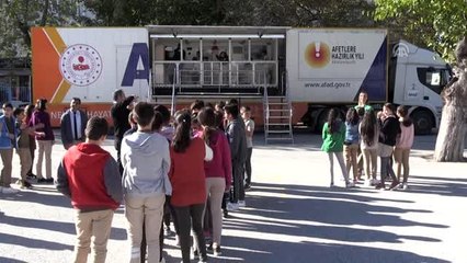 Öğrenciler simülasyon tırında depremi yaşadı - KIRKLARELİ