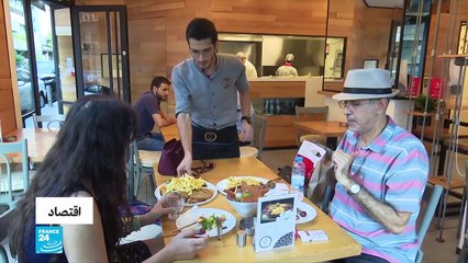 لبنان.. تهافت على تحويل الأموال إلى الدولار!!