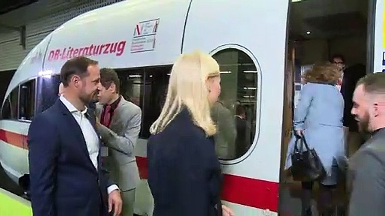 Mit dem königlichen sonder-literaturzug zur buchmesse