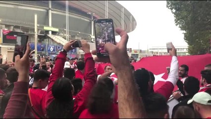 Tải video: Fransa-Türkiye maçına doğru - Türk taraftarların coşkulu bekleyişi