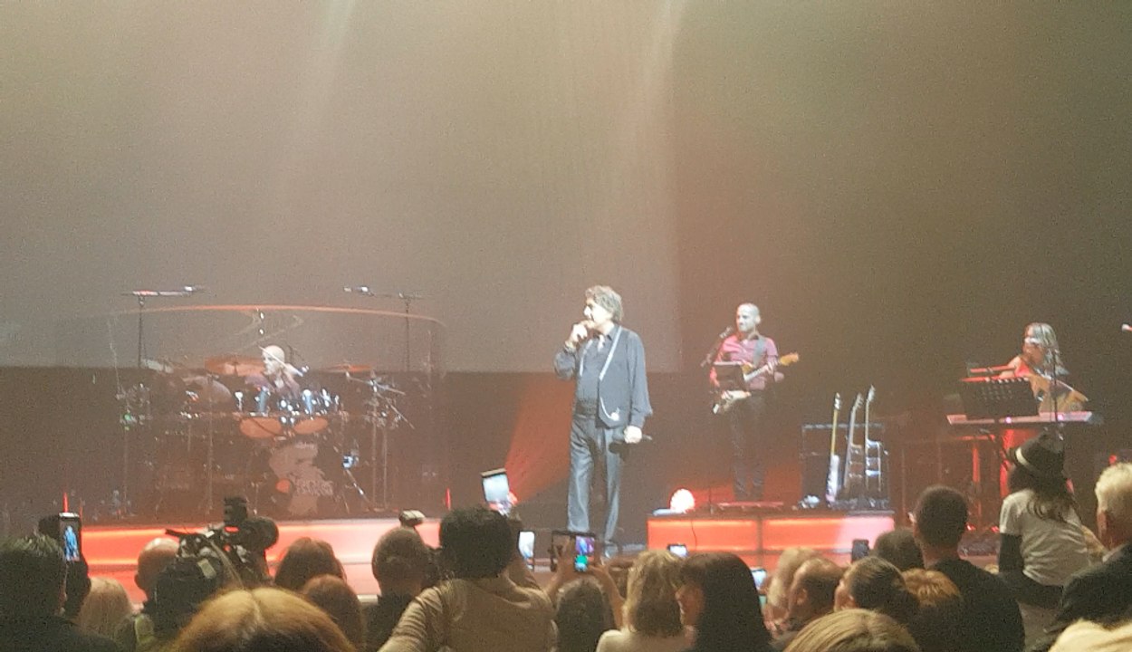 La surprise de Michel Drucker à Frédéric François pour ses 50 ans de carrière