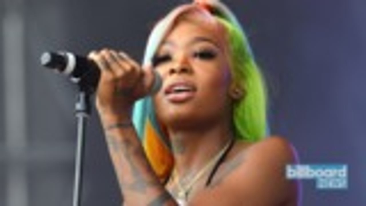 Summer Walker's 'Over It' Logs Biggest Week for R&B Album By Female Artist | Billboard News