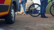 Ciclista fica ferido após sofrer queda na Rua Jorge Lacerda