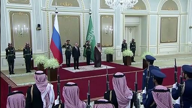 السعودية وروسيا تتوّجان تقاربهما النفطي بتوقيع اتفاقيات