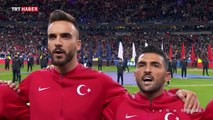 Fransa maçında Türk taraftarlardan Barış Pınarı Harekatı'na destek