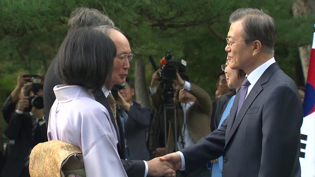 문 대통령 항구적 평화 마지막 벽...국제사회 지지 필요 / YTN