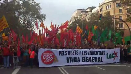 Arranca la manifestación de la huelga contra la sentencia al grito de "independencia" y "huelga general"