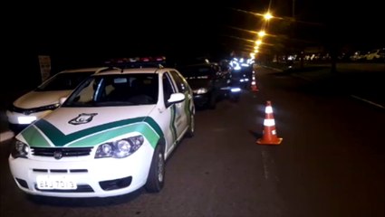 'Baderna no trânsito' gera fiscalização na Avenida Rocha Pombo