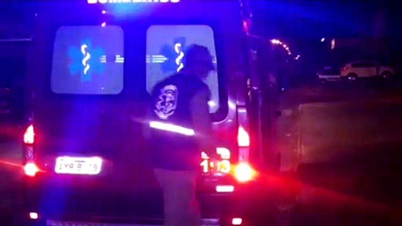 Colisão entre duas motos deixa três feridos no Bairro Santa Cruz