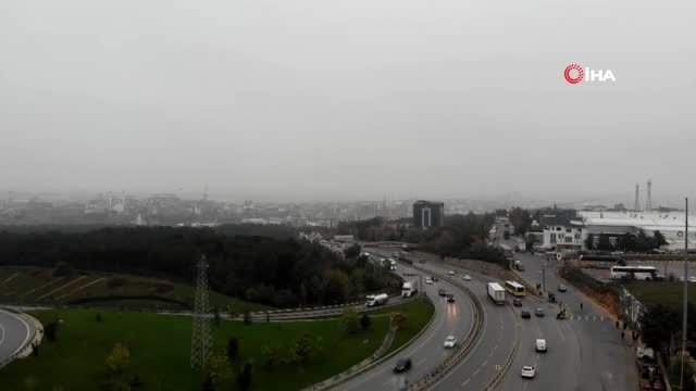 İstanbullular güne sis ile uyandı